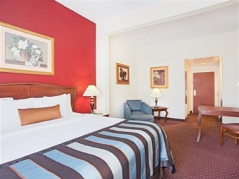Holiday Inn Express & Suites - Mobile - I-65 By Ihg Exteriör bild
