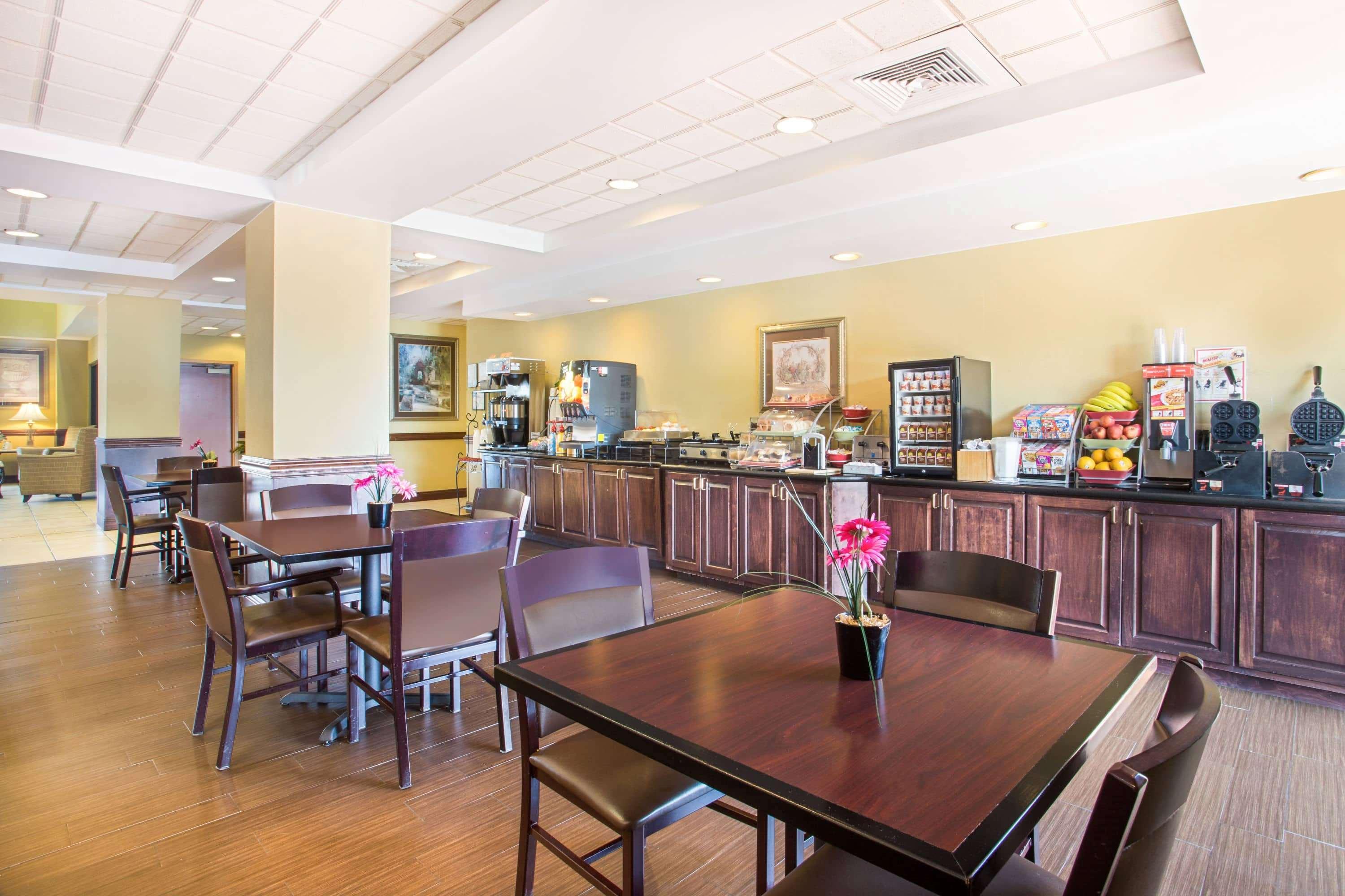 Holiday Inn Express & Suites - Mobile - I-65 By Ihg Exteriör bild
