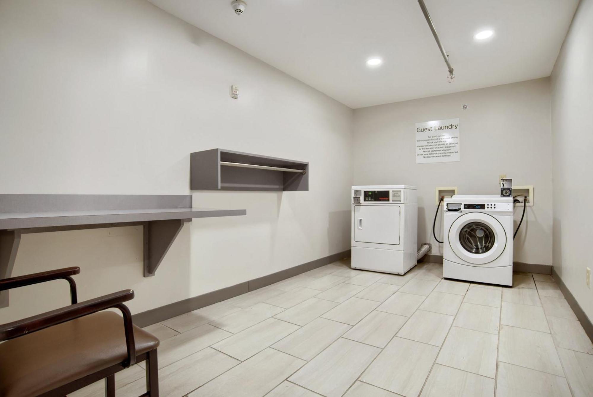 Holiday Inn Express & Suites - Mobile - I-65 By Ihg Exteriör bild